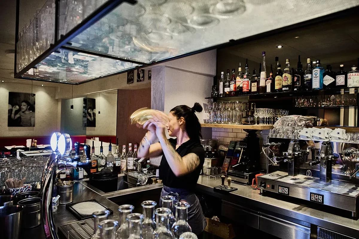 Bar & Getränke
